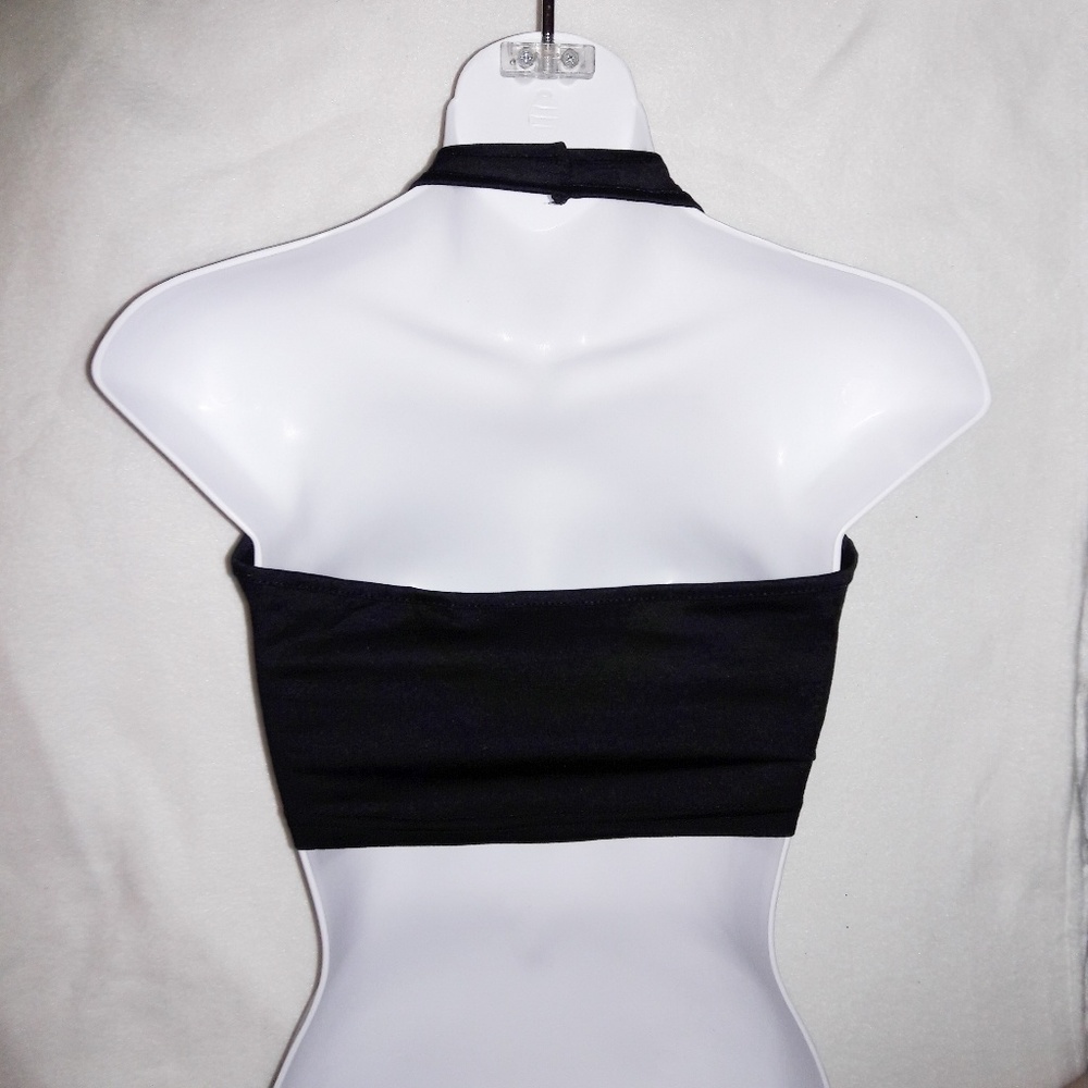 Sexy Black Stretchy Knit Halter Crop Top - Picture 3 of 3